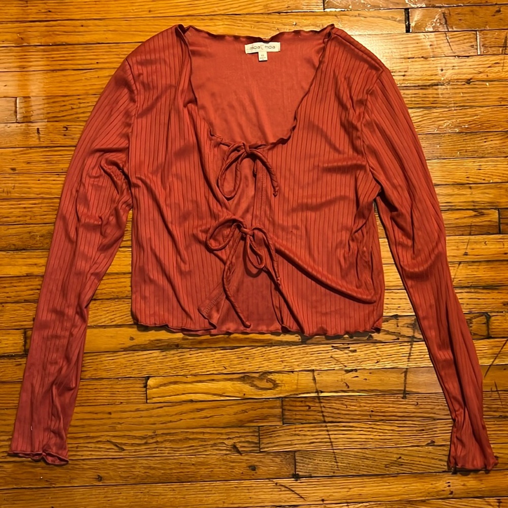 Red tie front top